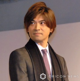 Stunning New Photos of the "Prince of Tennis" Creator! A Refreshing Look by the Sea: "He Looks Even Younger" and "Is This CGI?"