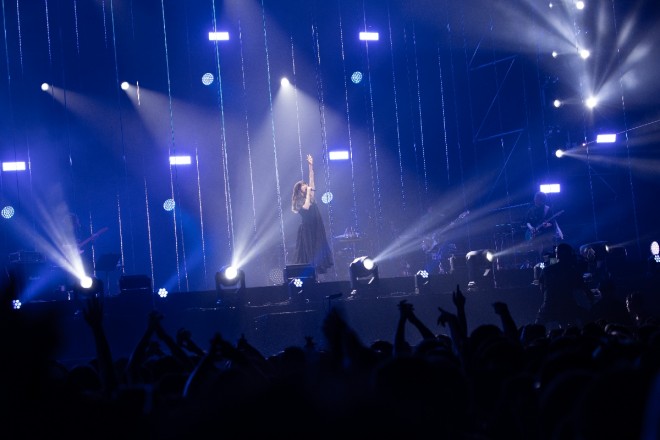 Aimer, the first Japanese solo artist to hold a two-day concert at the Shanghai Mercedes-Benz Arena - Photo by Takashi Hirano