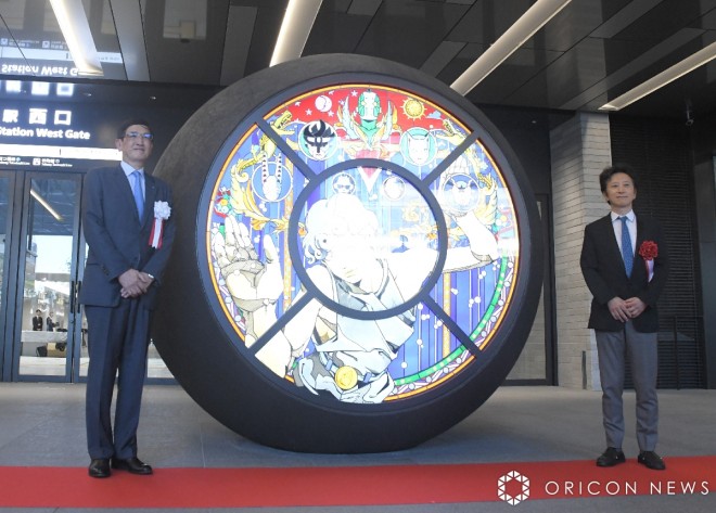 Hirohiko Araki speaking at the Osaka Station West Area Art Project 'WARP' public ceremon
