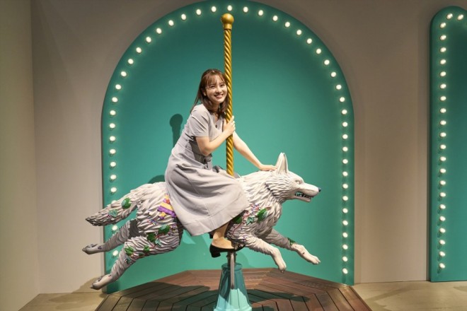 Wolf and announcer Natsumi Kawade at the Tokyo venue of "Ghibli Park and Ghibli Exhibition" 