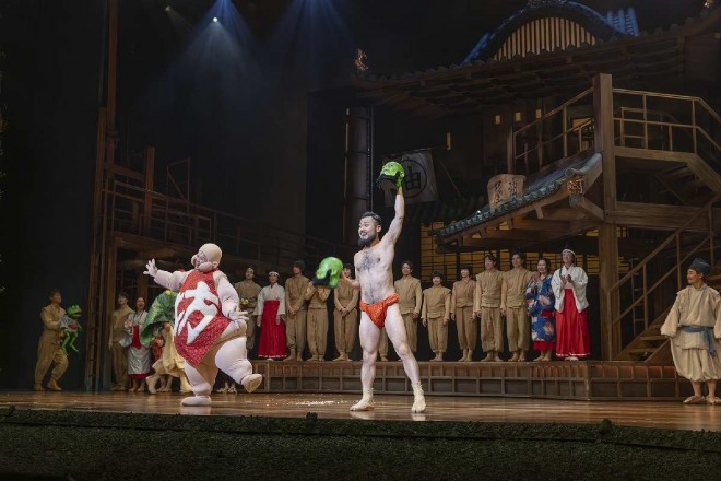 Final performance of "Spirited Away" in London (Chihiro played by Mone Kamishiraishi) curtain call photo (Photographer: Ellie Kurttz)