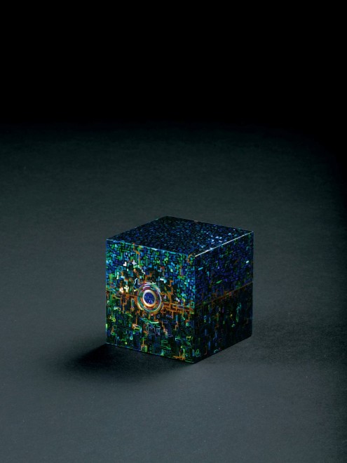 Terumasa Ikeda's "Electric Light Throwing Capture Box"