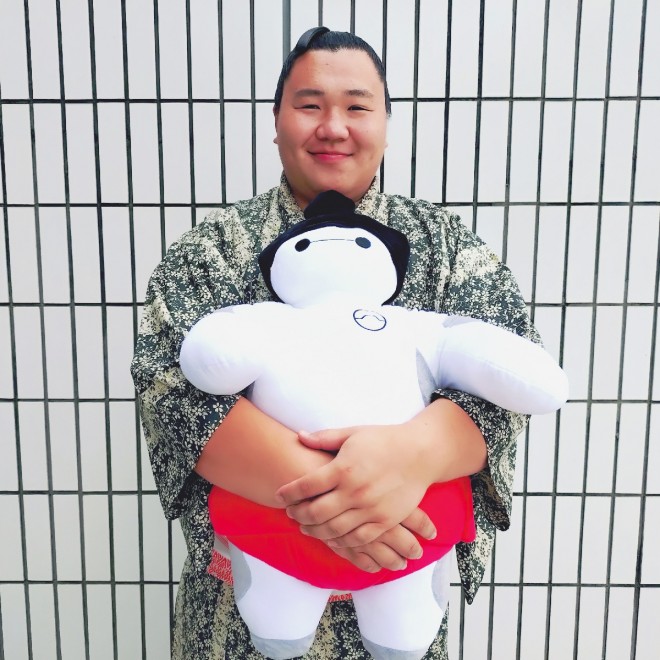 Baymax BIG body pillow and wearable blanket, now in sumo style!