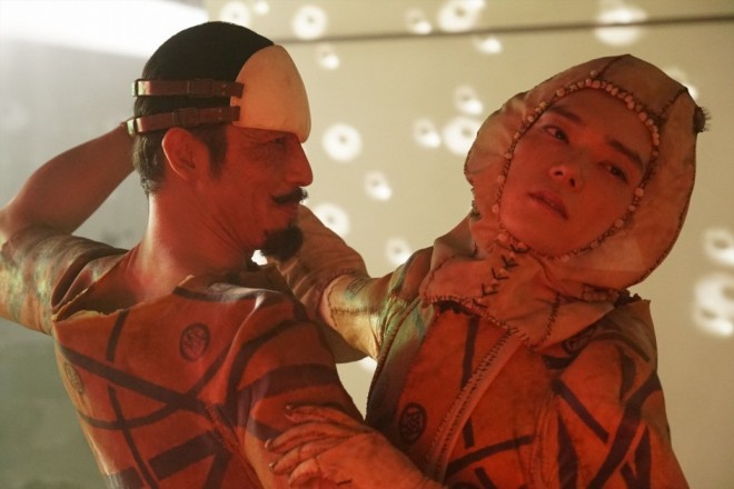 The dance scene between Lt. Tsurumi (Hiroshi Tamaki) and taxidermist Yasaku Edogai (Yuki Furukawa) is a must-see. © Satoru Noda / Shueisha © 2024 WOWOW