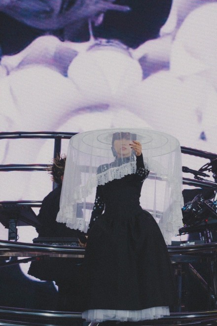 YOASOBI's First Dome Performance (© Photo by Kato Shumpei)