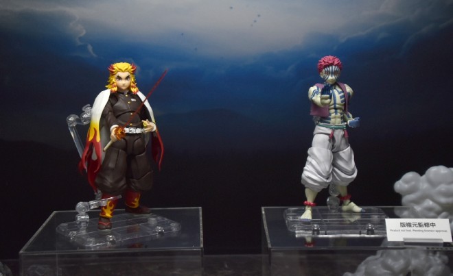 Left to right: S.H.Figuarts Kyojuro Rengoku and S.H.Figuarts Akaza © ORICON NewS inc.