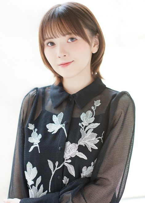 Akari Kito (as Erika Amano)