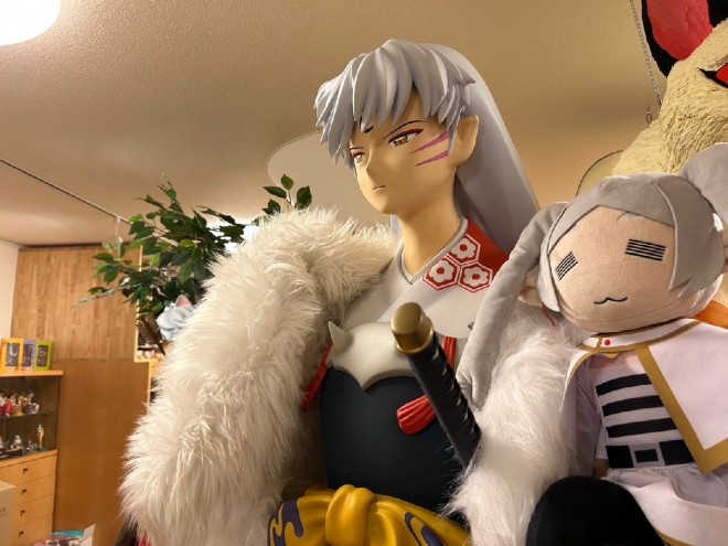 Official X post featuring Frieren and Sesshomaru’s unexpected crossover moment!