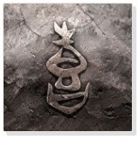 Artist Yoshiyuki Ebata working on the Ukiyo-e design