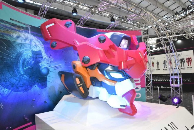 Life-size head of GQuuuuuuX on display at GUNDAM NEXT FUTURE FINAL in TOKYO