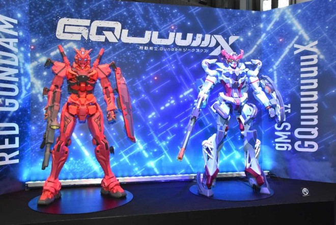 GQuuuuuuX and the red Gundam statues at GUNDAM NEXT FUTURE FINAL in TOKYO