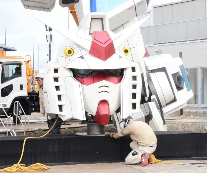 Life-size Gundam statue "RX-78F00/E Gundam" in Osaka (C) ORICON NewS inc.