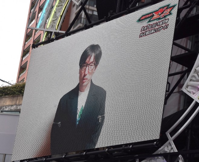 Hiroyuki Sawano, who appeared via video, shared his thoughts on the song at the production announcement event for Kamen Rider Zeztz, the seventh Reiwa-era Kamen Rider series.