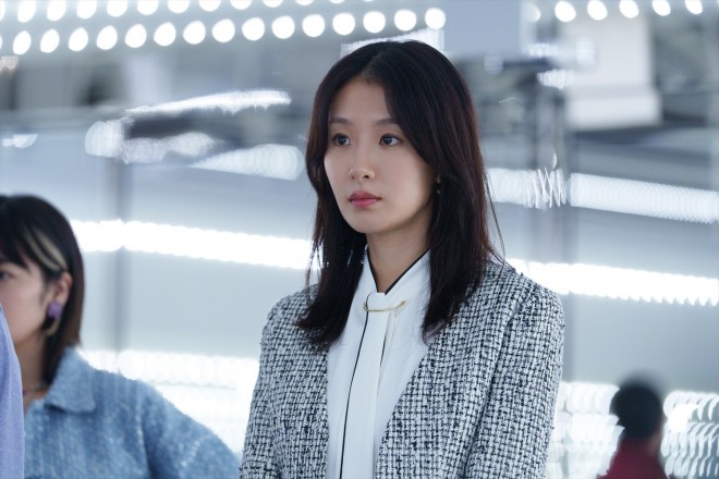 Arisu and Usagi facing dangerous game challenges in Alice in Borderland Season 3