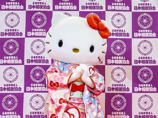 Hello Kitty at the send-off ceremony