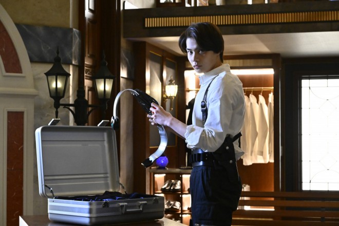 From Kamen Rider Zeztz Case 1