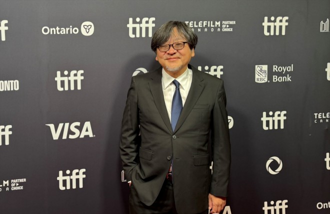 Director Mamoru Hosoda participated in the "50th Toronto International Film Festival" with his latest film Endless Scarlet.