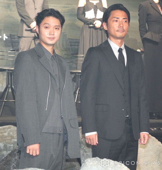 (from left) Hayato Isomura and Katsuya Maiguma appeared at the global fan event for Alice in Borderland Season 3.