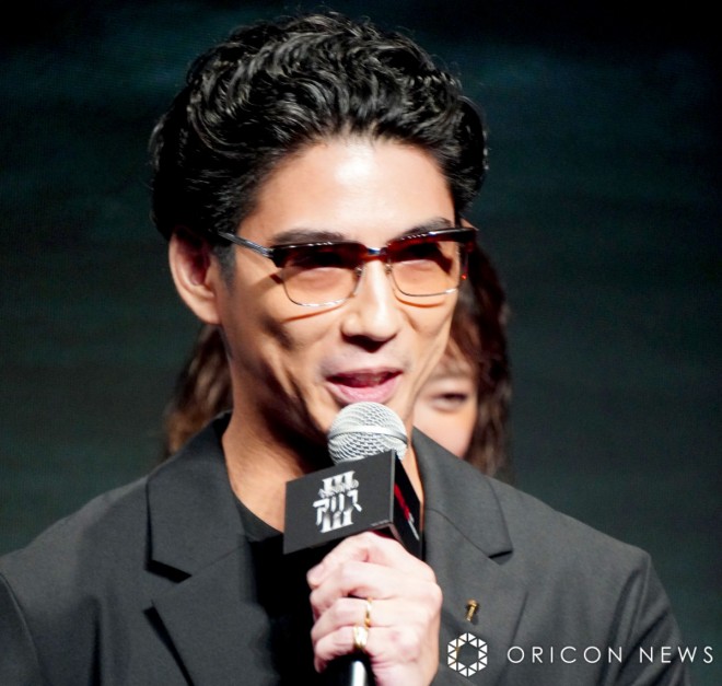 Kento Kaku appeared at the global fan event for Alice in Borderland Season 3.