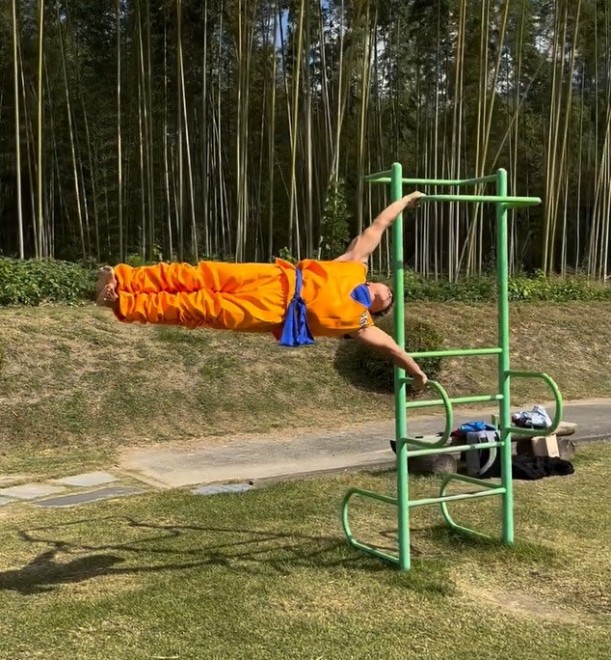 MASATO, inspired by Son Goku, masters "Buku-jutsu" (Instagram / @masato_antigravity)