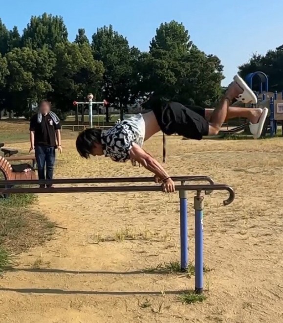 MASATO doing firefighter strength training (Instagram / @masato_antigravity)