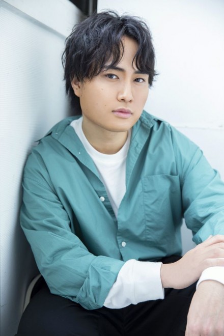 Yukihiro Nozuyama as Kabuto Kirisaki