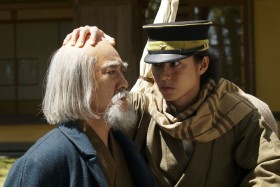 Live-action Golden Kamuy Episode 8 Premieres Tonight: What is the Secret of a Certain Ainu Kotan? The Master of Disguise and a Mysterious Old Man Also Appear