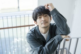 Kenjiro Tsuda, 54, Says “My Turn Keeps Going”: From Extreme Poverty in His Youth to a Breakthrough in His 50s, Grateful for Fans Even in Their 80s